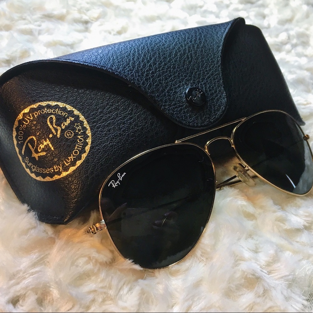 Ray-Ban Classic Aviators • Black • w/ Leather Case